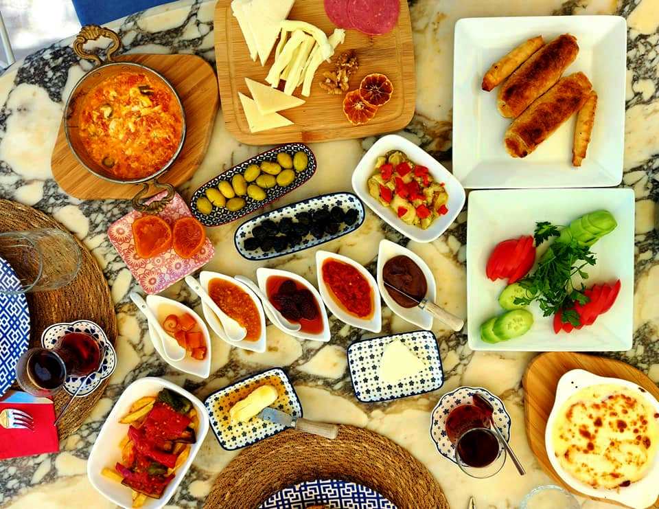 Rezene Restaurant & Cafe