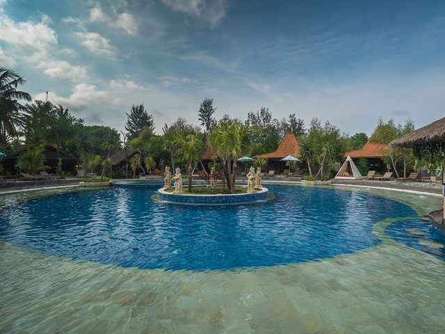 Mihraplı Kadınlar Yüzme Salonu