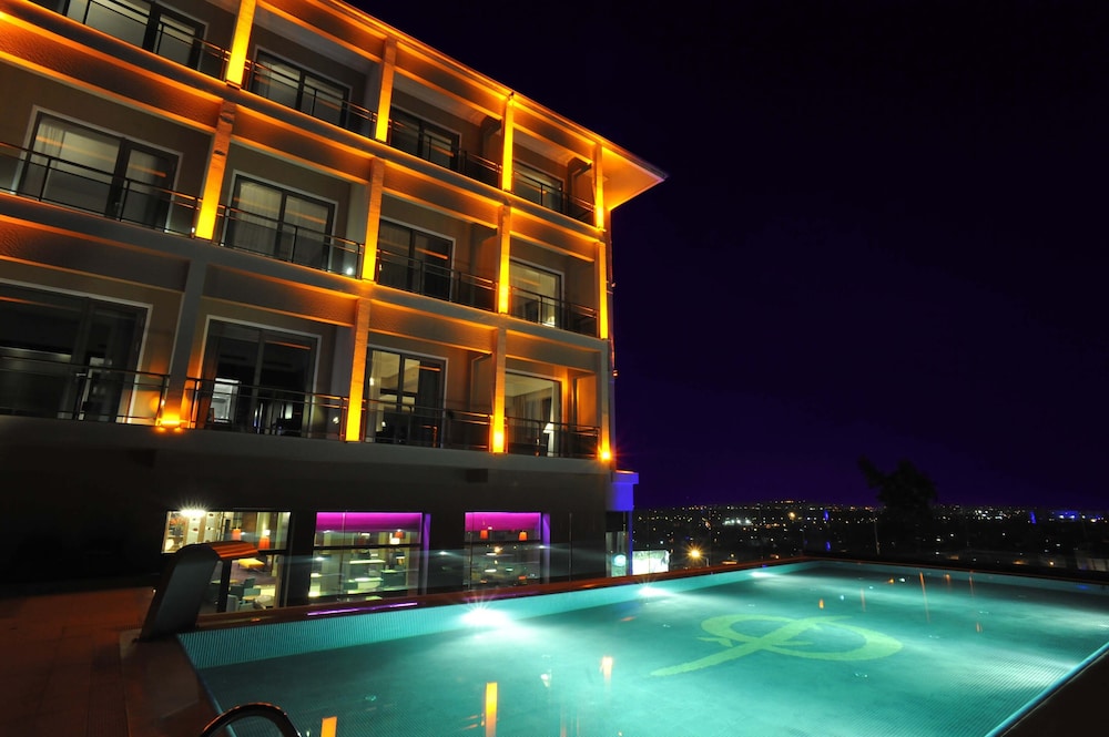 Çelik Palace Hotel Convention Center & Thermal SPA